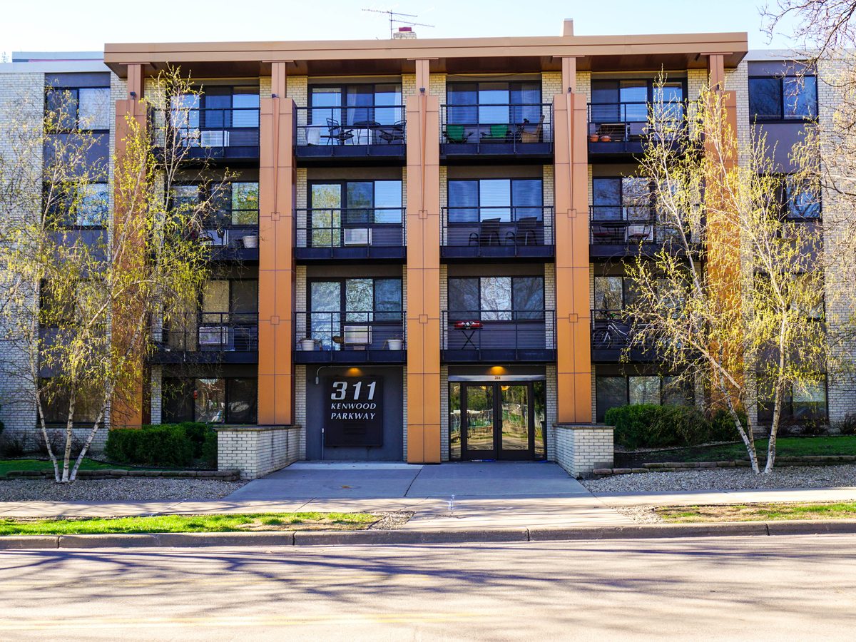 311 Kenwood Condos — building exterior, Minneapolis, MN